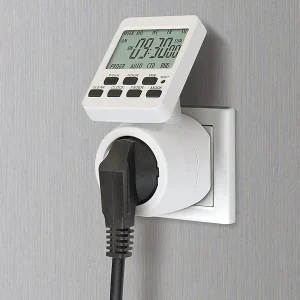 Revolt Zeitschalt-Uhren:4er-Set Digitale Zeitschaltuhren Mit 180° Rotierbarem LCD-Display 24