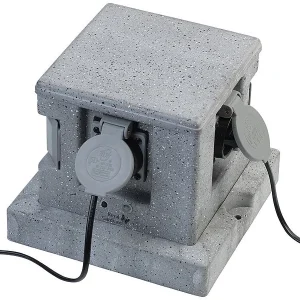 Royal Gardineer Steckdosenstein:4-fach-WLAN-Garten-Steckdose, App, Sprachbefehl, 16 A, 3.680 W, IP44 30